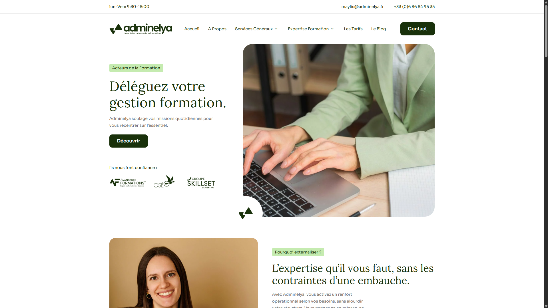 Aperçu vidéo du site Adminelya, page d’accueil sur ordinateur avec portrait de Maylis Maradenne