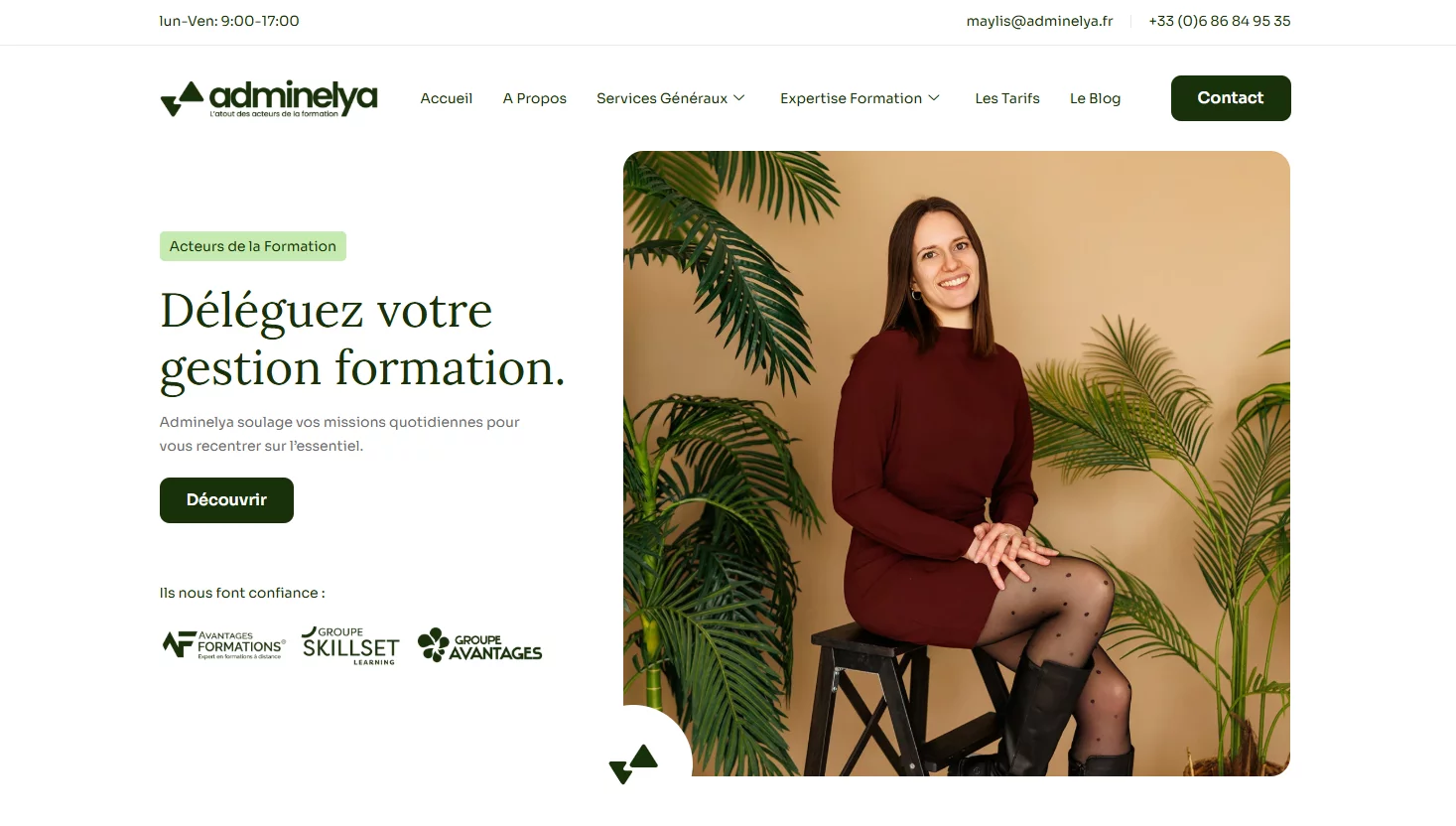 Page d’accueil du site Adminelya : « Déléguez votre gestion formation », portrait de Maylis Maradenne et logos des clients