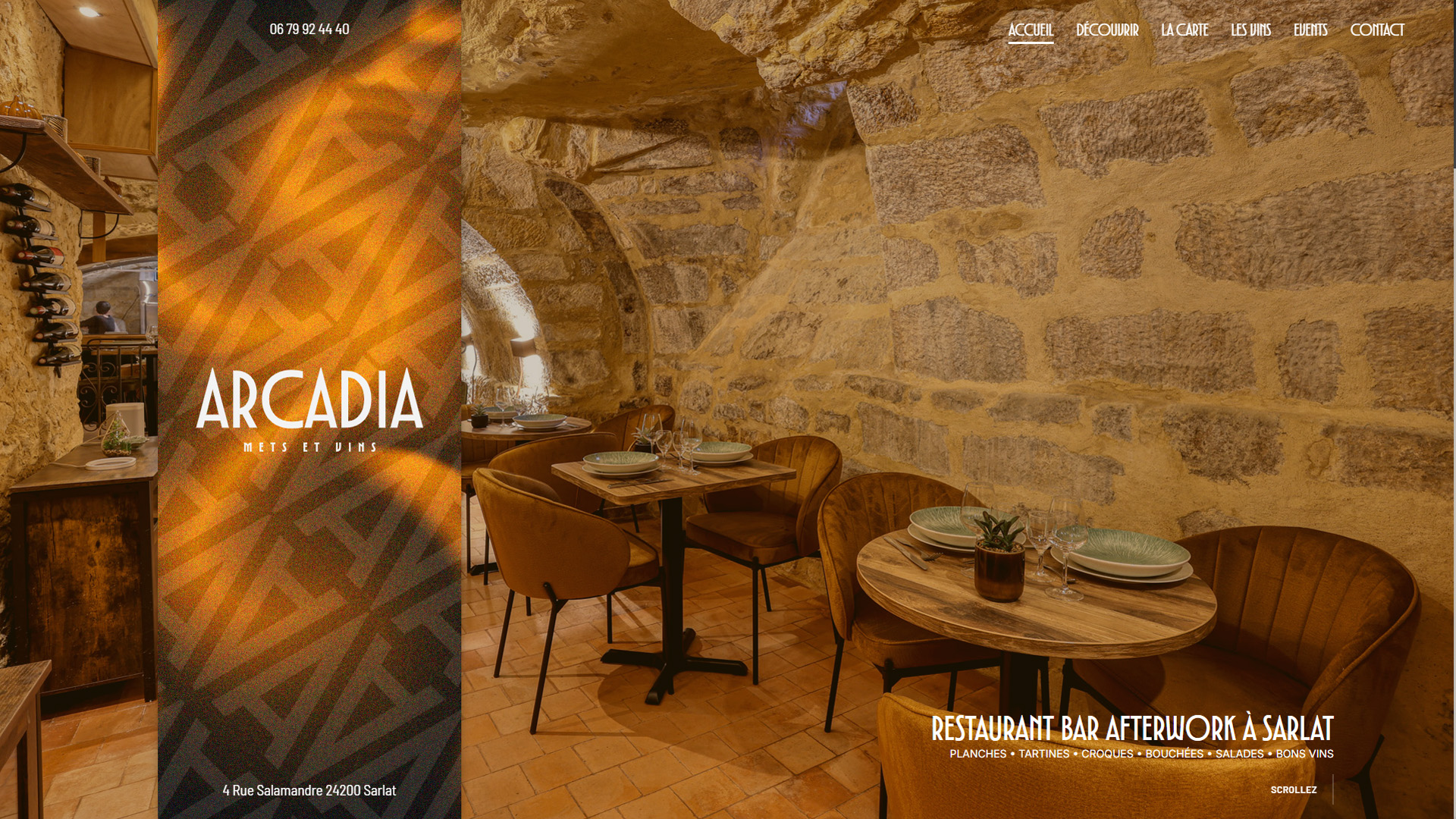 Bandeau d’accueil du site Arcadia : logo sur texture dorée et photo de la salle voûtée