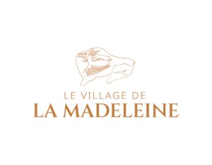 Logo Village de la Madeleine, client de l’agence ALIOKI